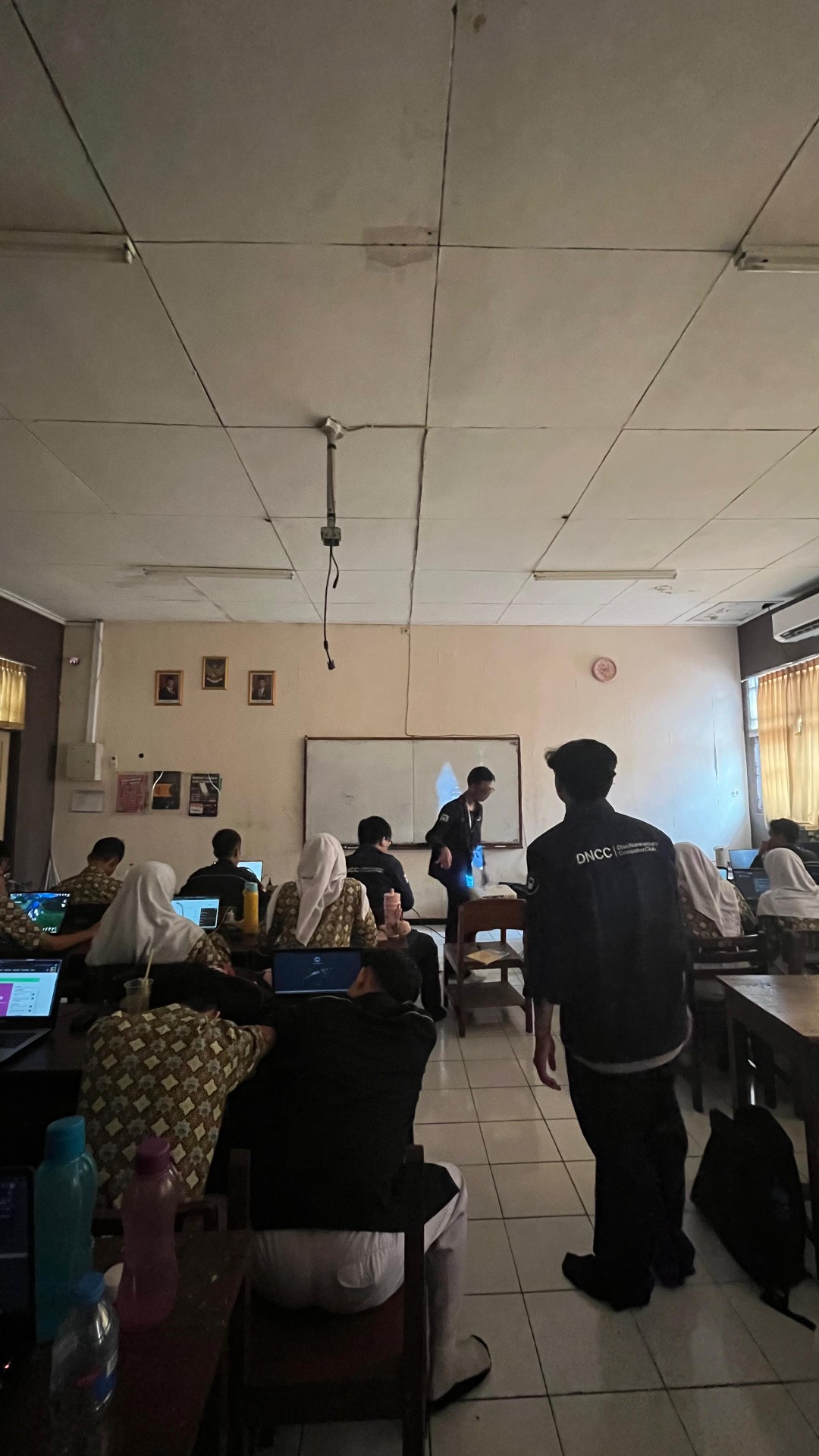 Suasana kelas SMK Negeri 8 Semarang